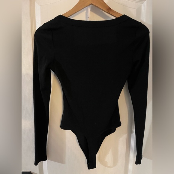 American Eagle Outfitters Sleek Black Long Sleeve Bodysuit - Picture 2 of 3